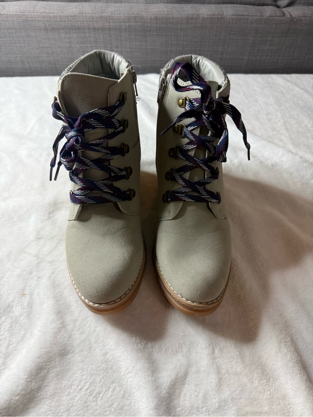 Women's Light Grey Lace-Up Wedge Ankle Boots - Light Gray
